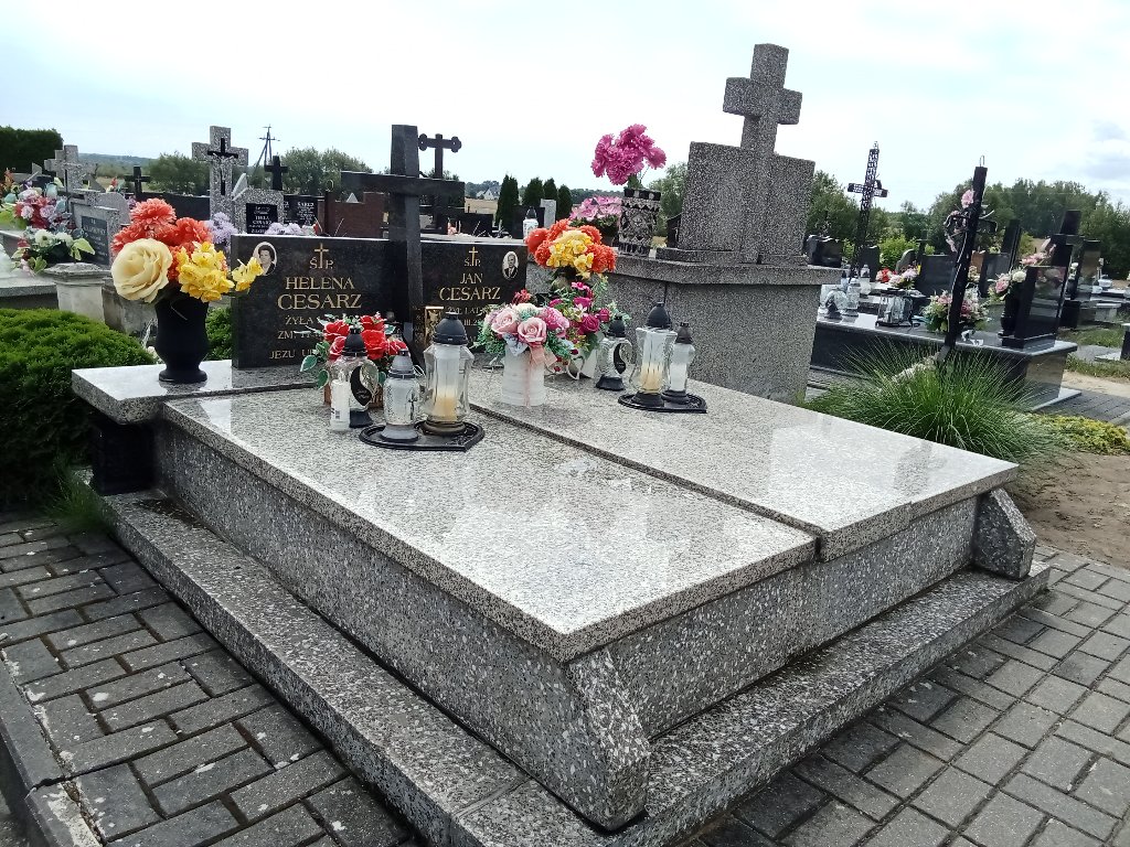 Grób Helena Cesarz